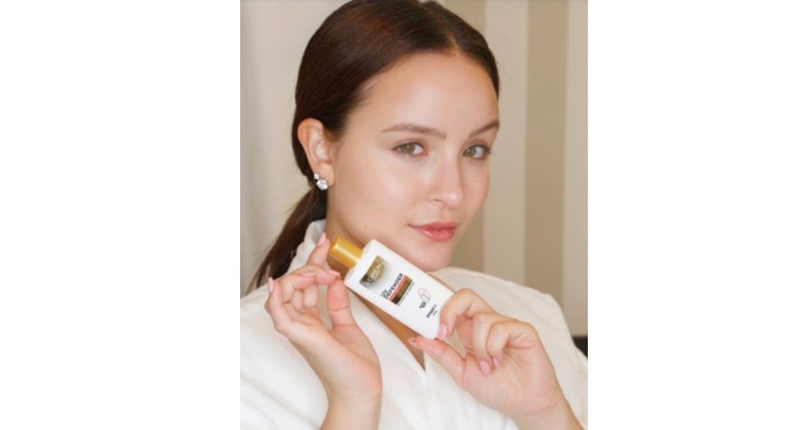 Use protetor solar facial para evitar espinhas no rosto